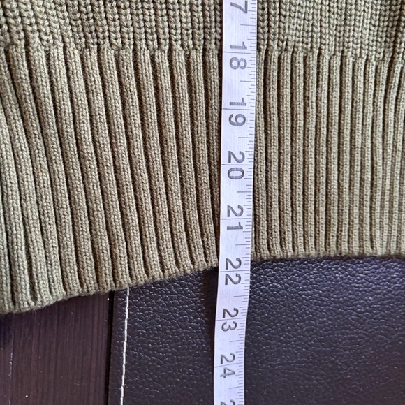 Pistola Camille Strong Shoulder Ribbed VNeck Sweater olive green Sz S NEW - Picture 10 of 10